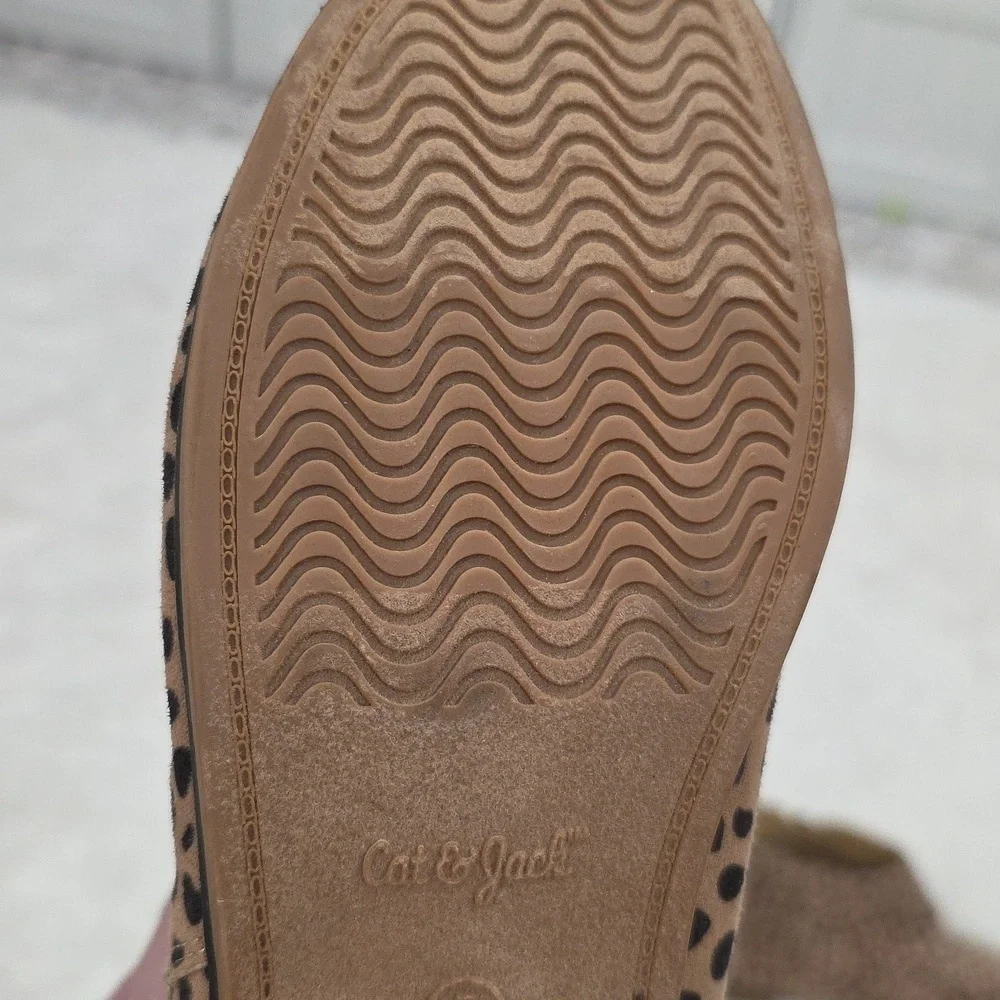 Cat & Jack LeopardPrint Booties. Size 5